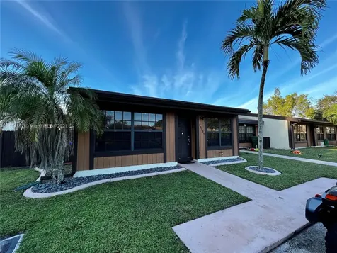 10331 Juniper Court Pembroke Pines FL 33026