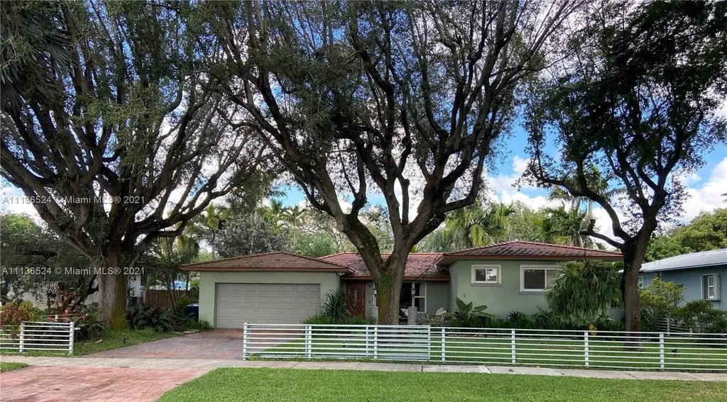 1011 Meadowlark Avenue Miami Springs FL 33166