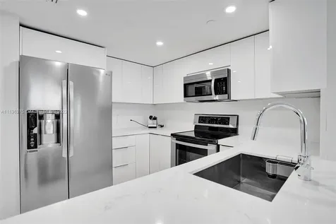 19501 W Country Club Drive Aventura FL 33180