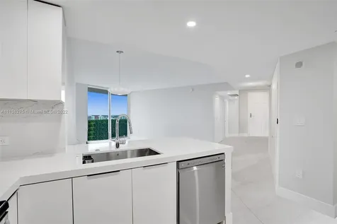 19501 W Country Club Drive Aventura FL 33180
