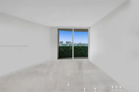 19501 W Country Club Drive Aventura FL 33180