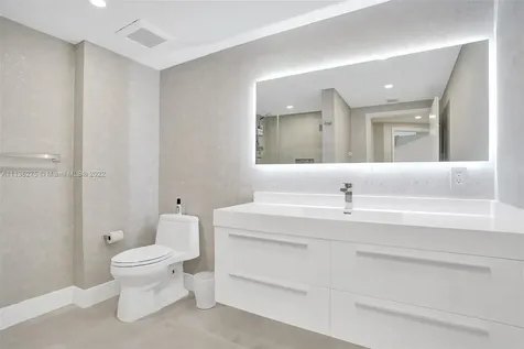 19501 W Country Club Drive Aventura FL 33180