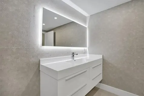 19501 W Country Club Drive Aventura FL 33180
