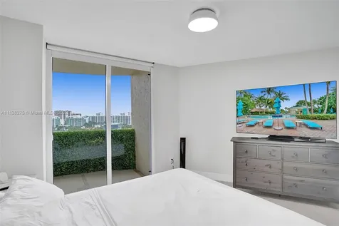19501 W Country Club Drive Aventura FL 33180