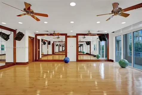 19501 W Country Club Drive Aventura FL 33180