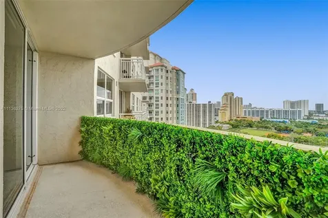 19501 W Country Club Drive Aventura FL 33180