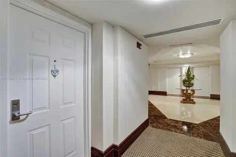 19501 W Country Club Drive Aventura FL 33180