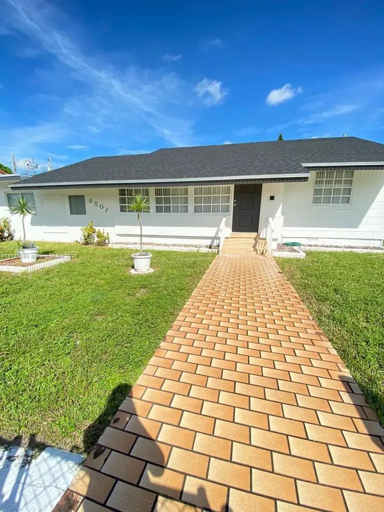 3501 NW 11th Street Miami FL 33125