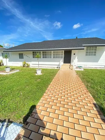 3501 NW 11th Street Miami FL 33125