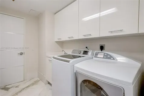 2711 S Ocean Drive Hollywood FL 33019