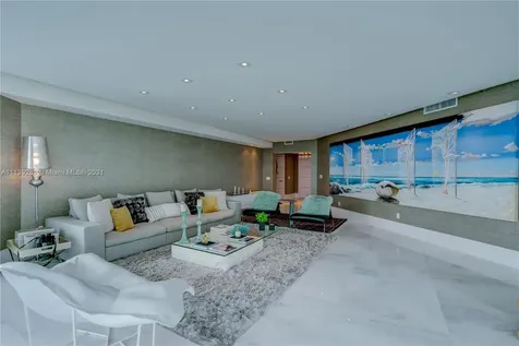 2711 S Ocean Drive Hollywood FL 33019