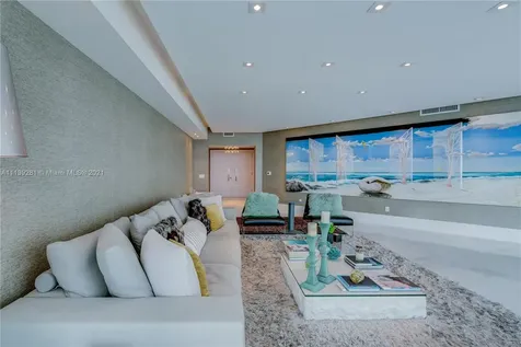 2711 S Ocean Drive Hollywood FL 33019