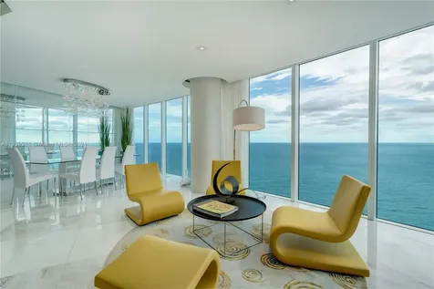 2711 S Ocean Drive Hollywood FL 33019