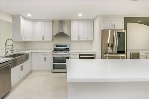 6147 Paradise Point Drive Palmetto Bay FL 33157