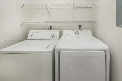 6147 Paradise Point Drive Palmetto Bay FL 33157