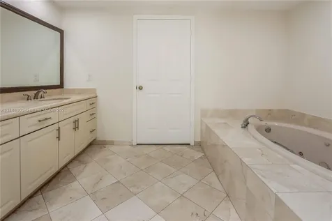 6147 Paradise Point Drive Palmetto Bay FL 33157