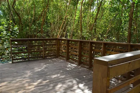 6147 Paradise Point Drive Palmetto Bay FL 33157