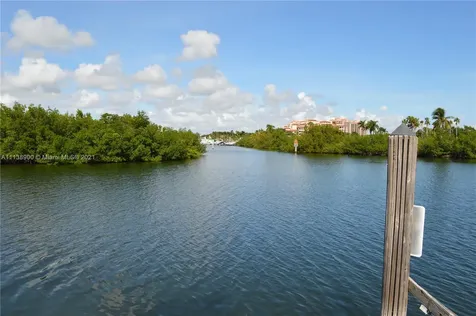6147 Paradise Point Drive Palmetto Bay FL 33157