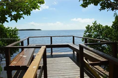 6147 Paradise Point Drive Palmetto Bay FL 33157