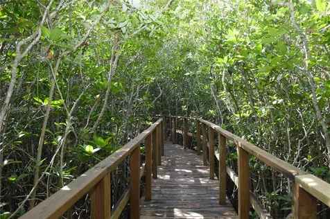 6147 Paradise Point Drive Palmetto Bay FL 33157