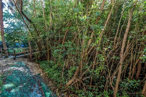 6147 Paradise Point Drive Palmetto Bay FL 33157