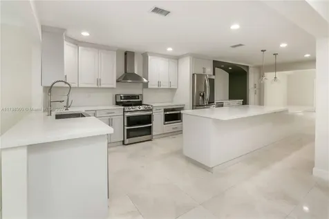 6147 Paradise Point Drive Palmetto Bay FL 33157