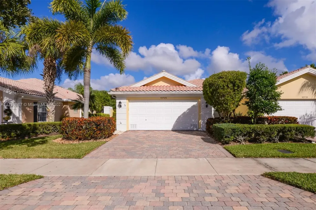 10725 SW Hartwick Drive Port St. Lucie FL 34987