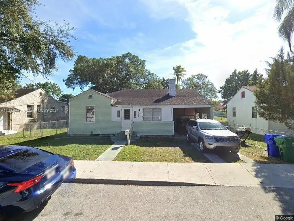 1244 NW 52nd Street Miami FL 33142