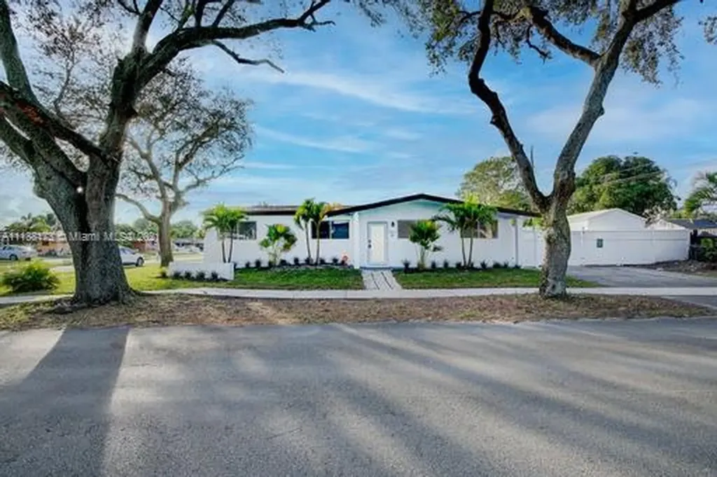 7061 Coolidge Street Hollywood FL 33024