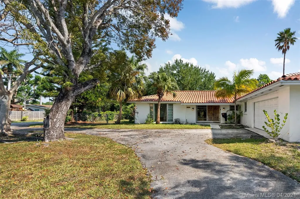 8445 SW 158th Street Palmetto Bay FL 33157