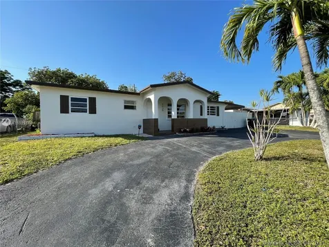 9920 Jamaica Drive Cutler Bay FL 33189