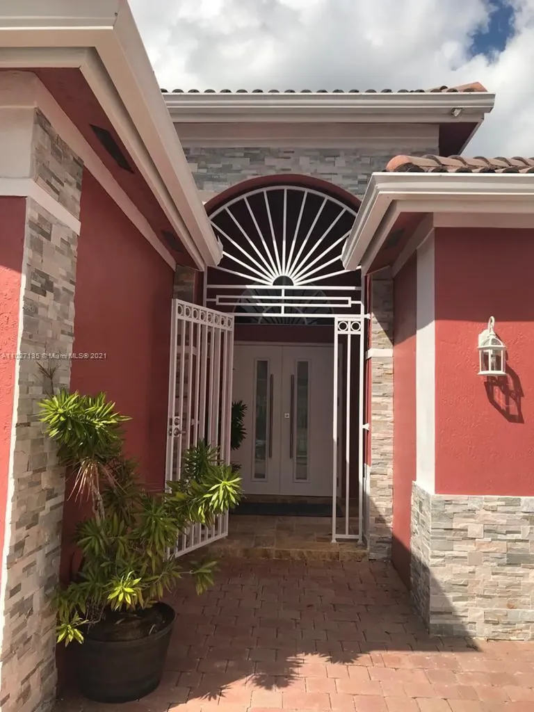 15545 SW 41st Terrace Miami FL 33185