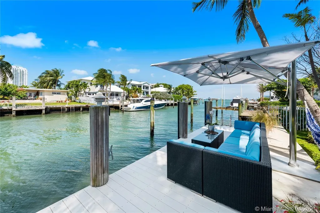 1065 Belle Meade Island Drive Miami FL 33138