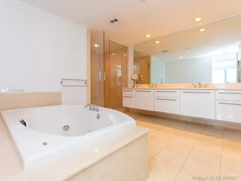 3101 S Ocean Drive Hollywood FL 33019