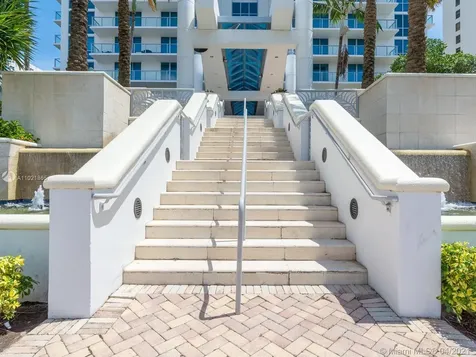 3101 S Ocean Drive Hollywood FL 33019