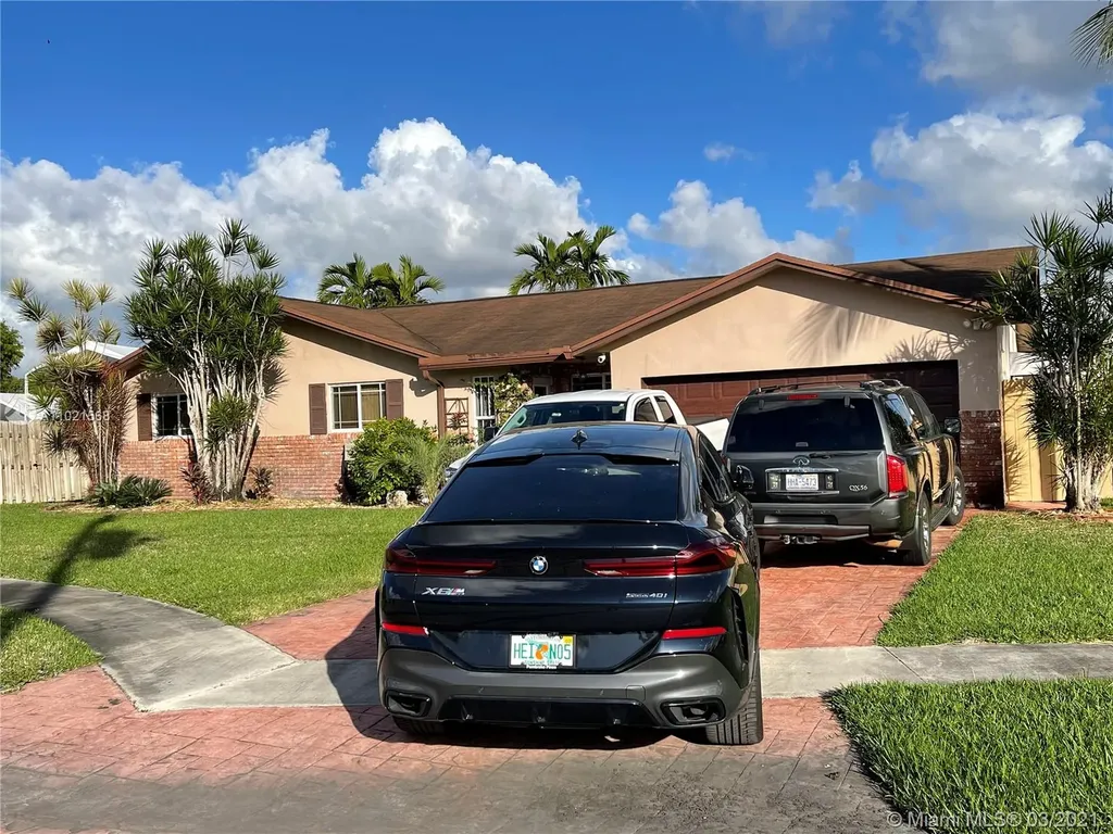 128 SW 127th Avenue Plantation FL 33325