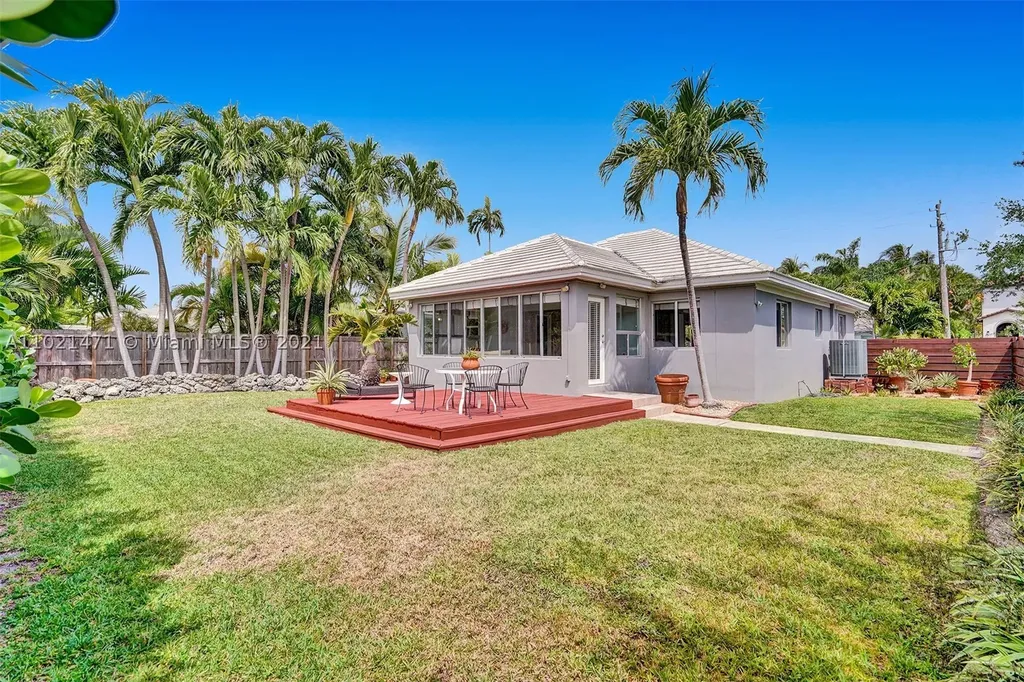 1300 Daytonia Road Miami Beach FL 33141