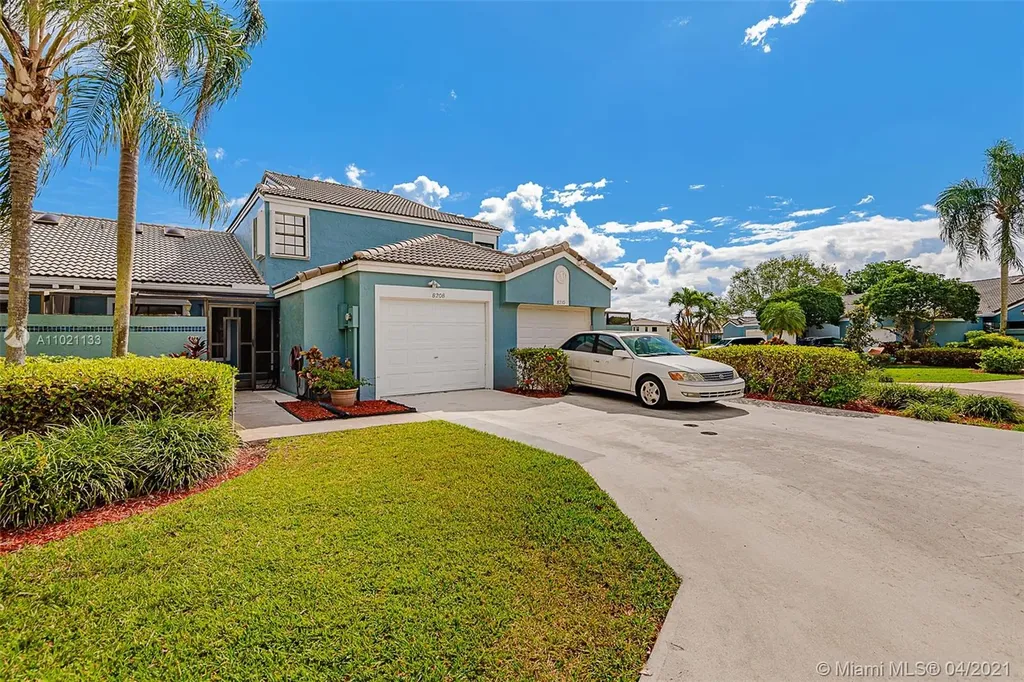 8208 Waterford Lane Tamarac FL 33321