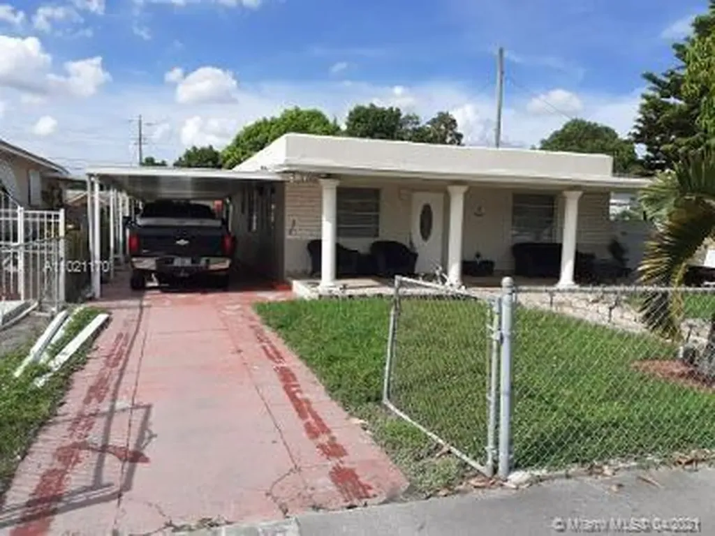 717 W 34th Street Hialeah FL 33012