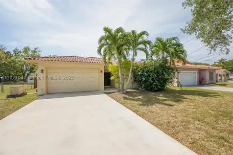 2532 Hayes Street Hollywood FL 33020
