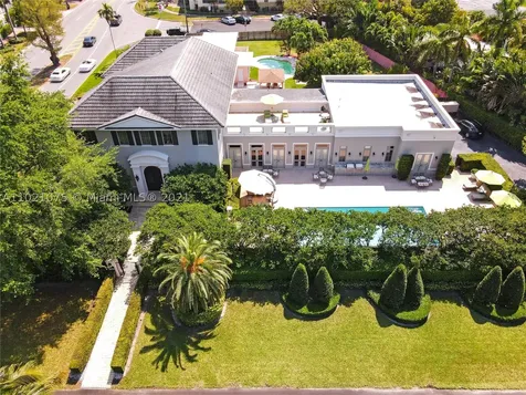 3014 Pine Tree Drive Miami Beach FL 33140