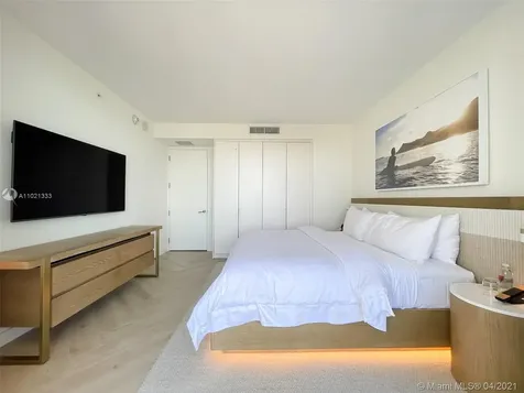 2201 Collins Avenue Miami Beach FL 33139