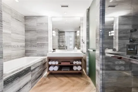 2201 Collins Avenue Miami Beach FL 33139