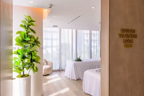 2201 Collins Avenue Miami Beach FL 33139