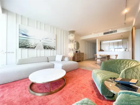 2201 Collins Avenue Miami Beach FL 33139