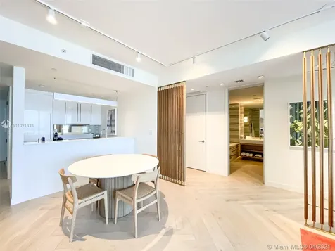 2201 Collins Avenue Miami Beach FL 33139