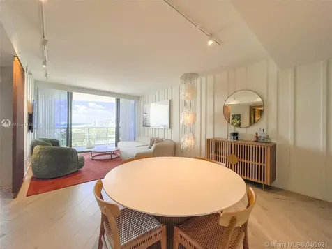 2201 Collins Avenue Miami Beach FL 33139