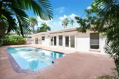 200 W Mashta Drive Key Biscayne FL 33149