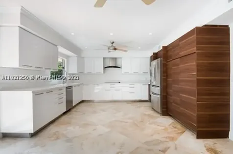 200 W Mashta Drive Key Biscayne FL 33149