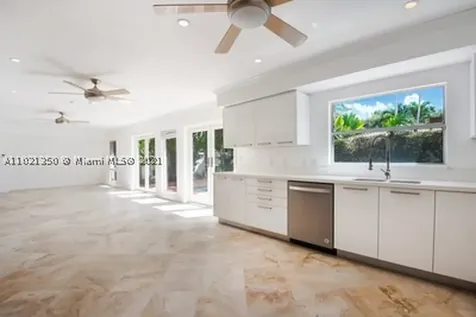 200 W Mashta Drive Key Biscayne FL 33149
